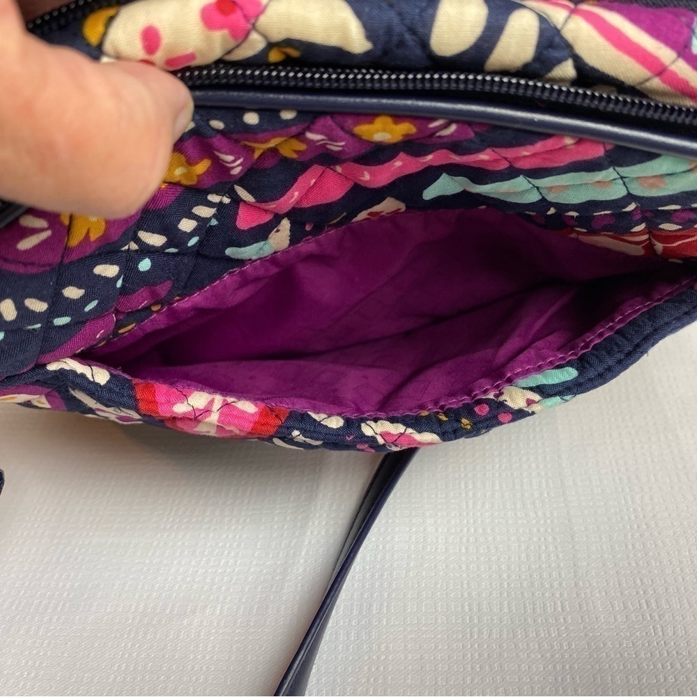 Beautiful Vera Bradley Painted Paisley Crossbody Purse and Matching Wallet - Picture 11 of 16